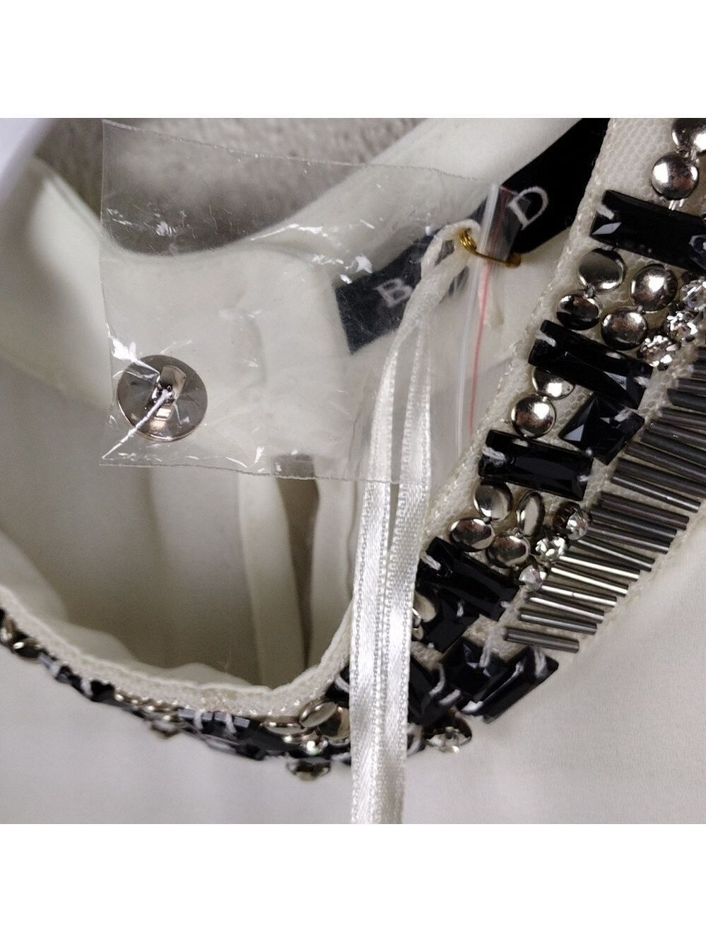 BLVD White Two Button Keyhole Jewel Embellished Collar Sleeveless High Low Top - Picture 5 of 13
